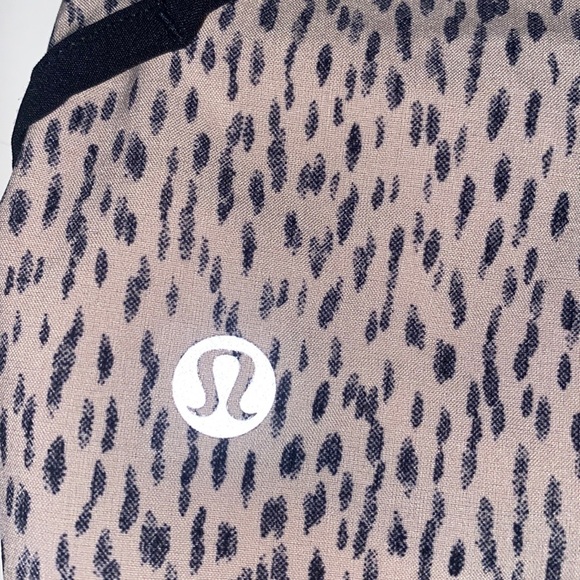 lululemon speed up shorts - Picture 3 of 4